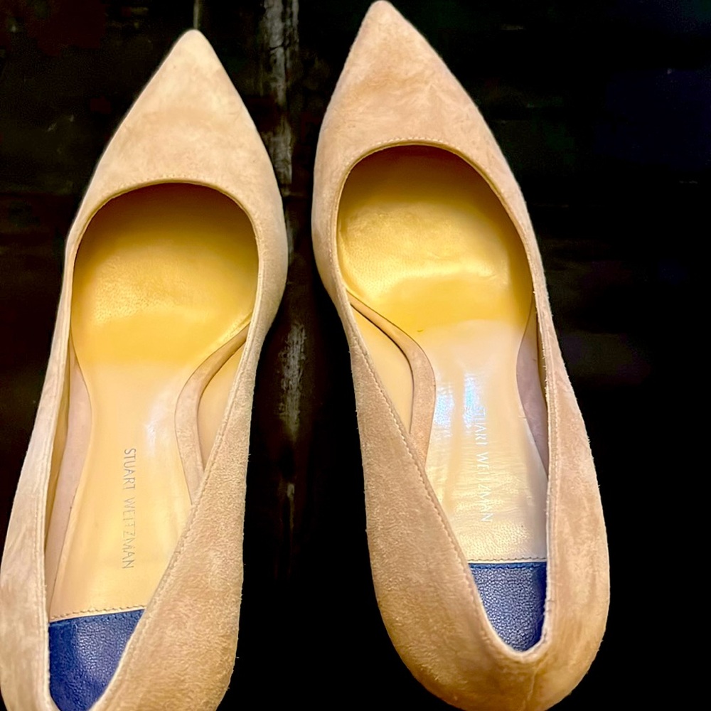 Start Weitzman suede pump